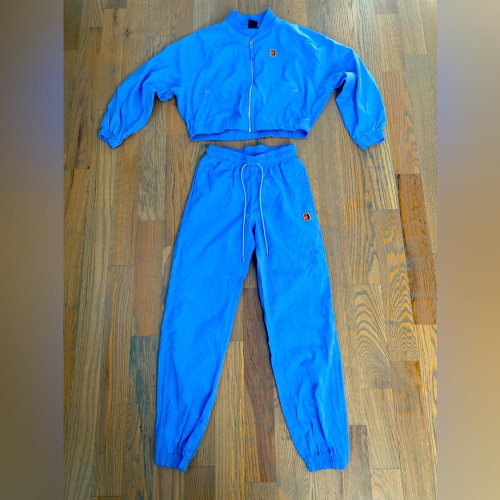Nike women’s dri- fit outfit size XS